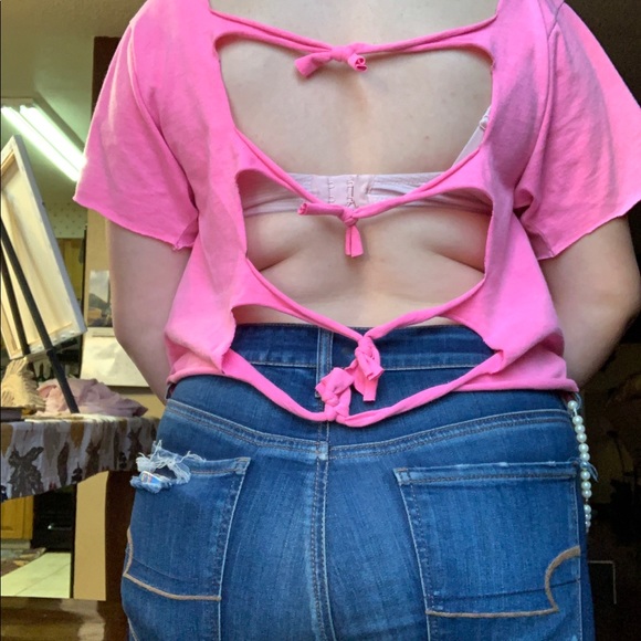 Vintage off the shoulder Alaskan wrestling croptop - Picture 3 of 7